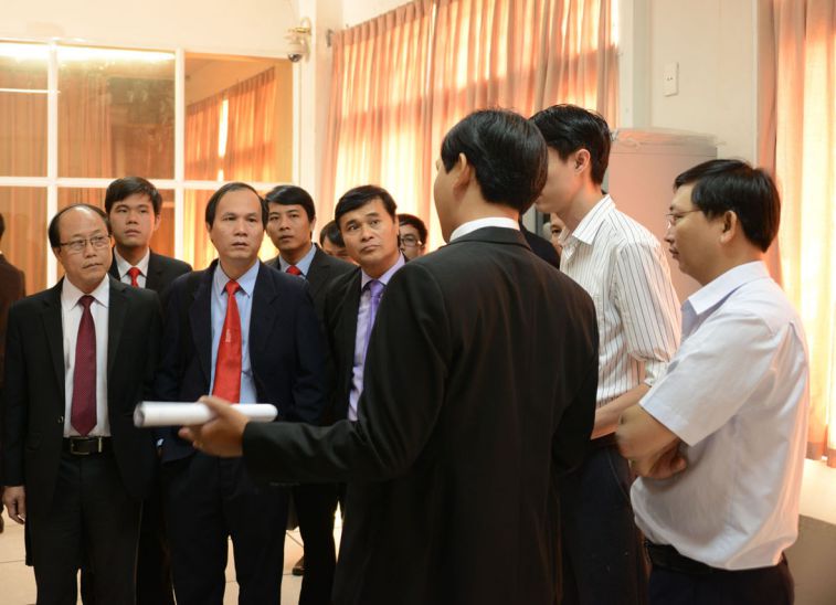  Đoàn DNTU tham quan tại Đại học Duy Tân