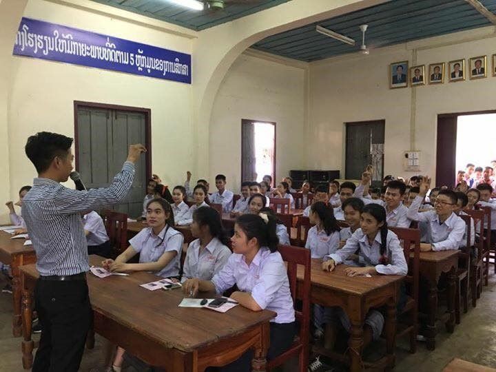 Những vướng mắc về ngành học, quy chế đào tạo của các em học sinh đã được cán bộ DNTU giái đáp chi tiết, tận tình, đầy đủ.