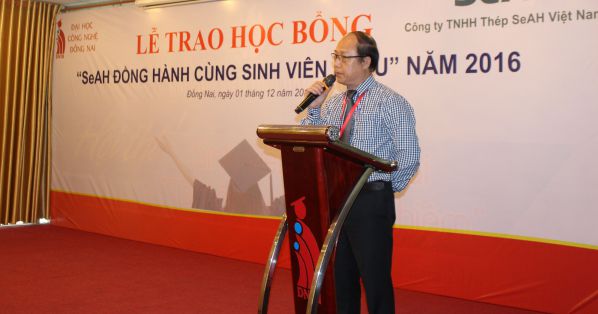 TS Trần Đức Thuận - Phó hiệu trưởng bắn cá online
 phát biểu cám ơn