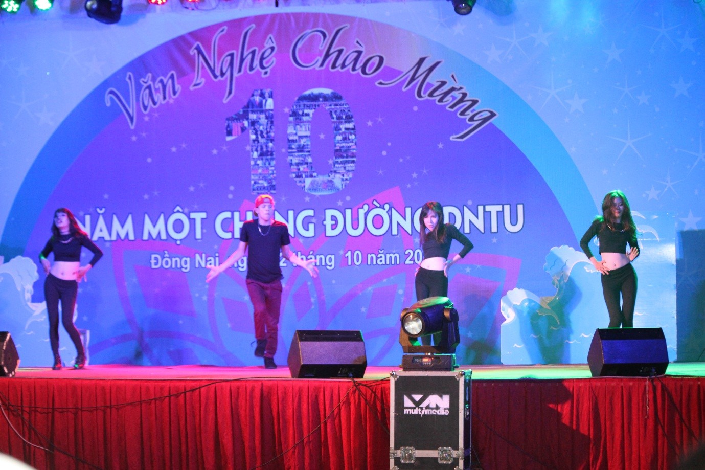 DNTU-van-nghe-10-nam