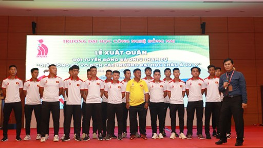 Báo Đồng Nai đưa tin "Đội bóng DNTU làm lễ xuất quân dự giải bóng đá quốc tế các trường Đại học châu Á 2019"