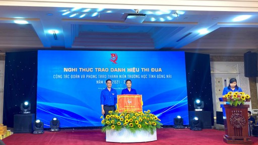 Đoàn Thanh niên - Hội Sinh viên bắn cá online
 xuất sắc nhận Cờ thi đua “Đơn vị xuất sắc dẫn đầu trong công tác Đoàn - Hội năm học 2021 - 2022”