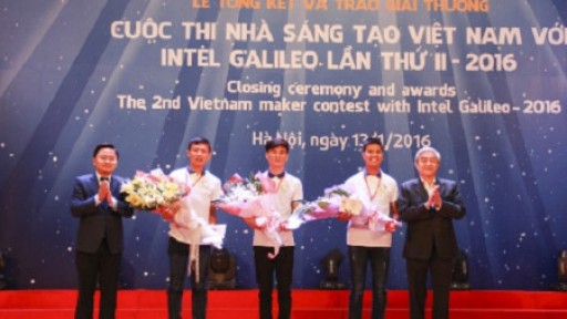 Robot hỗ trợ người già và người khuyết tật giành giải nhất cuộc thi Nhà sáng tạo Việt