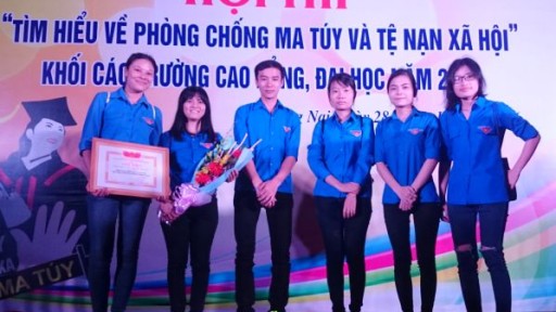 Sinh viên DNTU tham gia hội thi "Tìm hiểu về phòng chống ma túy và tệ nạn xã hội" năm 2016